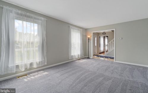 8 Cella Dr, Chester PA  19014-2329 exterior