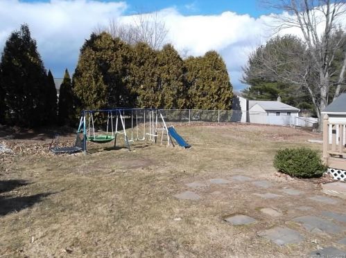 139 Sheridan Rd, Enfield CT 06082-4127 exterior