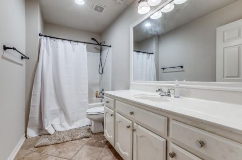 3836 Granbury Dr, Dallas TX 75287-4931 exterior