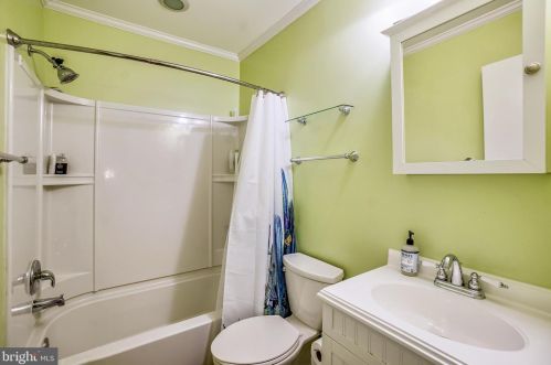 7707 Heatherton Ln, Rockville MD  20854-3212 exterior