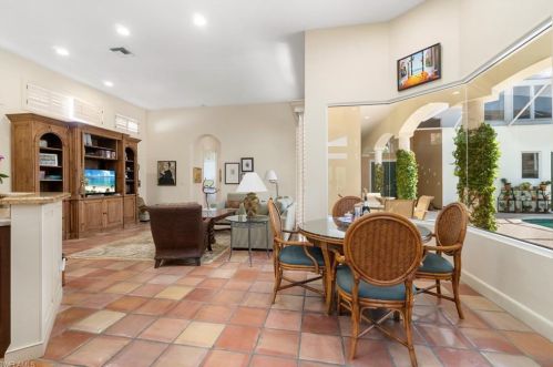 15238 Burnaby Dr, Naples FL 34110-7931 exterior