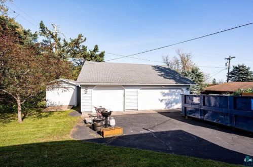 1929 Tyrol St, Duluth MN 55811-5333 exterior