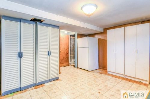 44 Coolidge Ave, Edison NJ 08837-2853 exterior