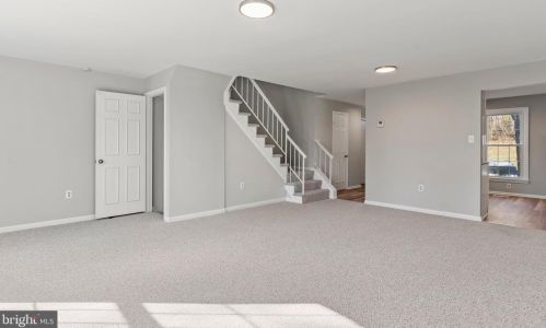 7449 Duddington Dr, Alexandria VA 22315-3849 exterior