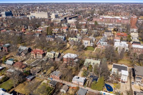 16 Kingsbury Pl, Saint Louis MO 63112-1825 exterior