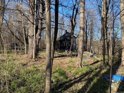 549 Salt Point Tpke, Poughkeepsie, NY 12601-6528