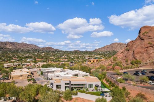 5841 Echo Canyon Cir, Phoenix AZ 85018-1243 exterior