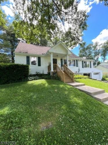 47 Lake Shore Dr, Wantage, NJ 07461-1515