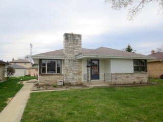 7105 Verona Ct, Milwaukee WI  53219-3932 exterior