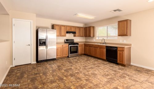 7618 Desert Overlook Dr, Tucson AZ  85710-8164 exterior