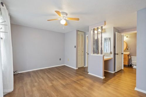 501 Bonnie Brae Dr, Moon Twp PA  15108-3851 exterior