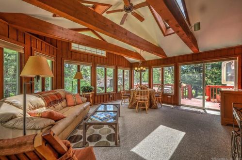 60 Christine Ter, Milford CT 06461-2212 exterior