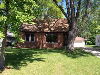 4232 Raymir Cir, Milwaukee WI  53222-1140 exterior