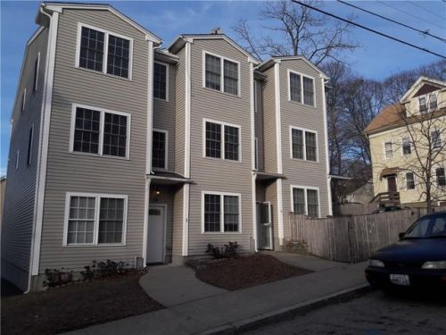 74 Abbott St, Providence, RI 02906-1817