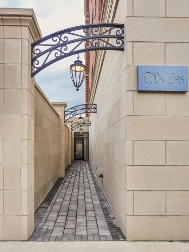 195 Addison Ave, Elmhurst IL  60126-2720 exterior