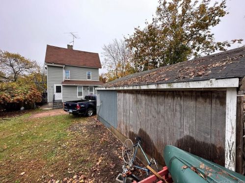 8 Burwell St, Norwalk CT 06854-4703 exterior