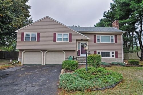 153 Fisher St, Walpole, MA 02081-3827