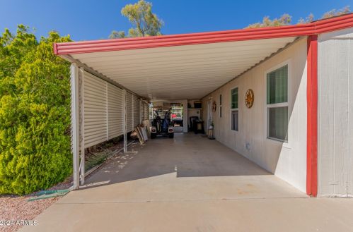 8936 Lakeview Dr, Chandler AZ 85248-6917 exterior