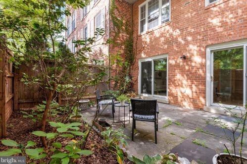 3297 Sutton Pl, Washington DC  20016-7552 exterior