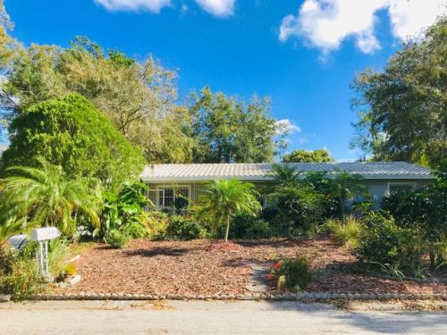 8001 Cardinal Dr, Tampa, FL 33617-7627