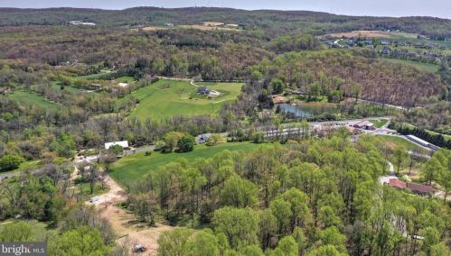 795 Abbottstown Pike, Hanover PA 17331-8235 exterior