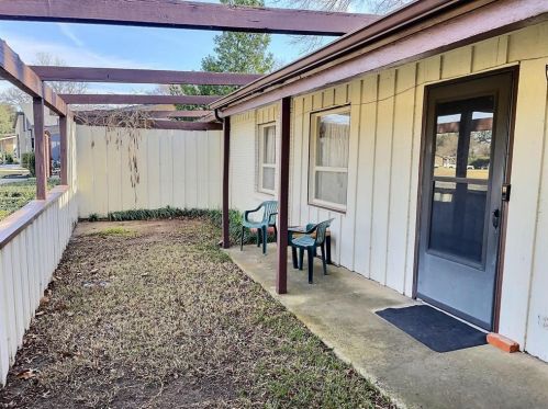 13220 Castleton Dr, Dallas TX  75234-5113 exterior