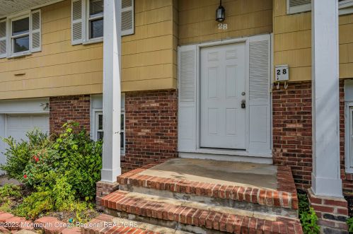 28 Citadel Dr, Jackson Twp, NJ 08527-2005