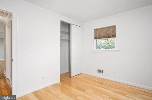 28 Matthew Dr, Trenton NJ 08628-3340 exterior