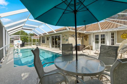 110 Twylite Ter, Fort Pierce FL  34983-1247 exterior