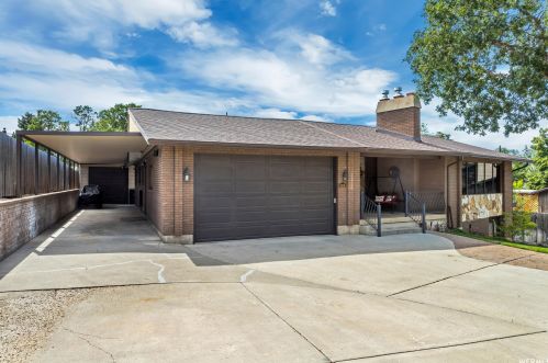 8008 Stream View Dr, Sandy, UT 84093-6417