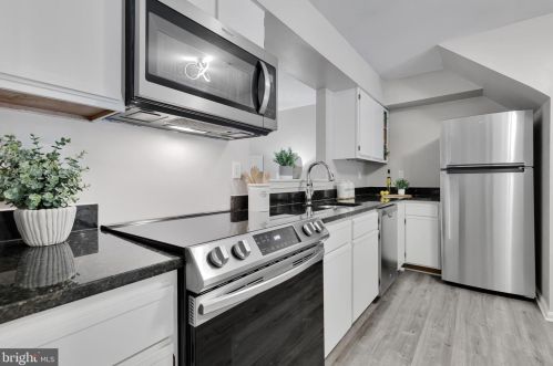 11337 Morning Gate Dr, Rockville MD  20852-3145 exterior