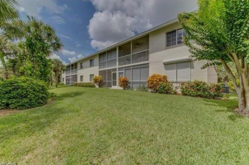 356 Belina Dr, Naples FL 34104-8449 exterior