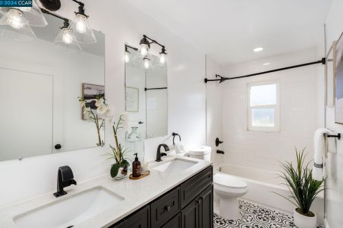 106 Doris Dr, Concord CA  94523-2915 exterior