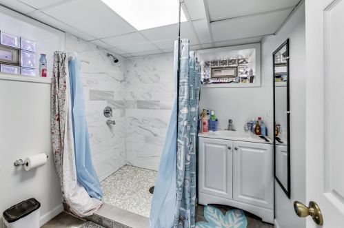 6438 Foster Ave, Chicago IL 60656-2248 exterior