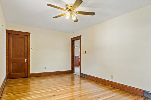 55 6 Ave, Woonsocket RI 02895-4024 exterior