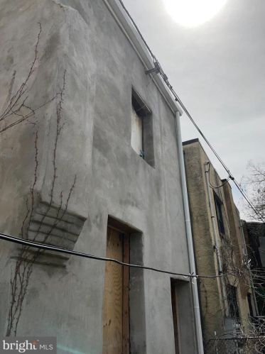 2232 20 St, Philadelphia PA 19132-4844 exterior