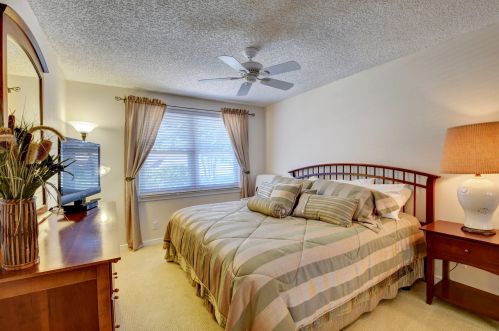 2077 53rd St, Boca Raton FL 33496-3452 exterior