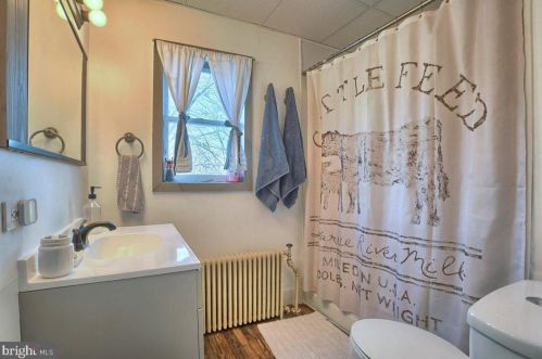 134 Cherry St, Slatington PA 18080-2005 exterior