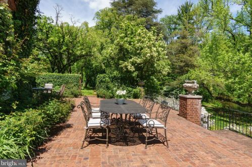 91 Edgerstoune Rd, Princeton NJ 08540-6746 exterior