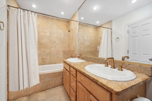 1742 Le Moyne St, Chicago IL 60622-1945 exterior