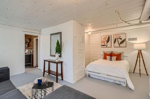 1776 Clifton Rd, Atlanta GA 30307-1252 exterior