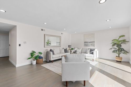 1850 Mariposa Ln, Fullerton CA  92833-1819 exterior