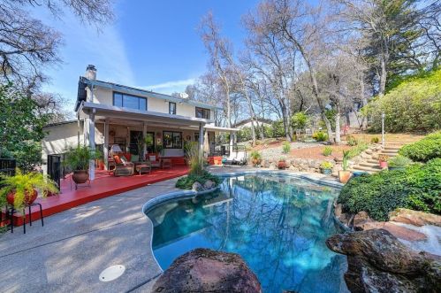 9811 Blue Lk Dr, Folsom CA 95630-1909 exterior