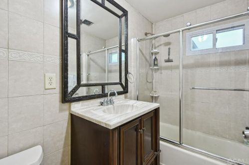 19 Richmond Rd, Edison NJ  08817-4037 exterior