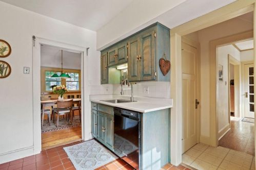 2414 Jarvis St, Milwaukee WI  53211-2128 exterior