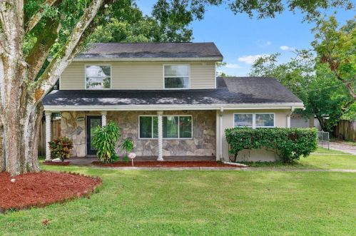 2206 Howard Ln, Tampa, FL 33612-3915