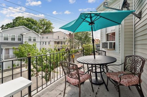 91 Peace St, Providence RI 02907-1550 exterior