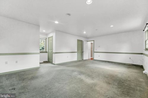 1739 Conard Rd, Lancaster PA 17602-1302 exterior