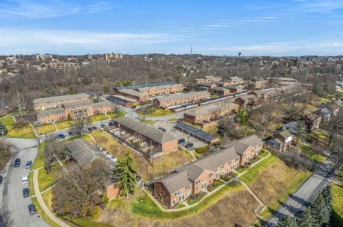 392 Newburn Dr, Pittsburgh PA exterior