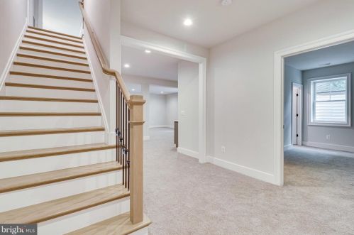 6208 Kellogg Dr, Mc Lean VA  22101-3121 exterior